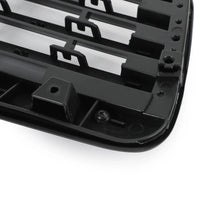 Grille Pare-Chocs AMG Noir Brillant Mercedes W211 E350 E500 2007-2009 - en situation - Becquet Voiture