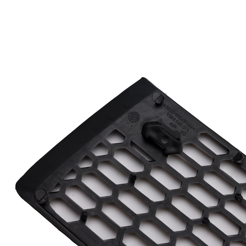 Honeycomb Fog Light Grilles VW Bora 2005-2007 - fitted on vehicle - Becquet Voiture