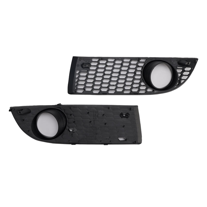 Honeycomb Fog Light Grilles VW Bora 2005-2007 - three-quarter view - Becquet Voiture