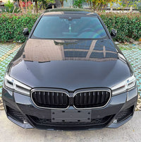 Grilles calandre LED noir brillant BMW Série 5 G30 LCI simple double lame - vue de trois-quarts - Becquet Voiture