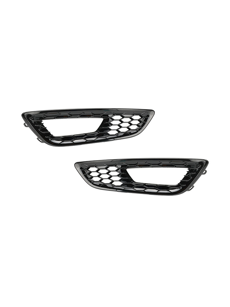 Grilles Pare-Choc Antibrouillard Noir Ford Focus 2015-2018 - vue de trois-quarts 2 - Becquet Voiture