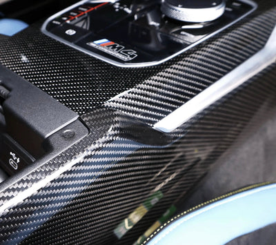 Housse Console Centrale Fibre Carbone BMW G80 G82 G87 - installé sur véhicule - Becquet Voiture