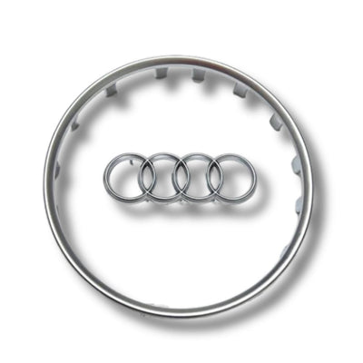 Insert Cerclage et Logo Volant Audi Noir Chrome - détail du montage - Becquet Voiture