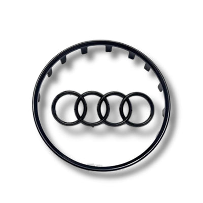 Insert Cerclage et Logo Volant Audi Noir Chrome - vue de profil - Becquet Voiture