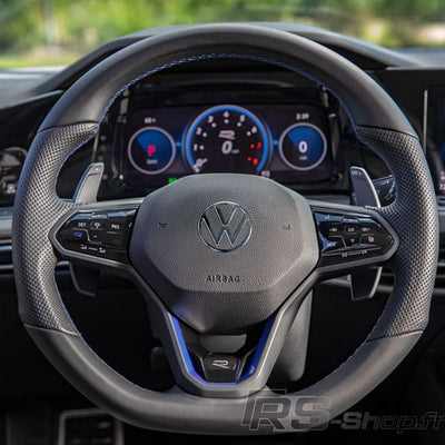 Insert Logo Volant VW Golf 8 GTI R Noir Bleu - installé sur véhicule - Becquet Voiture