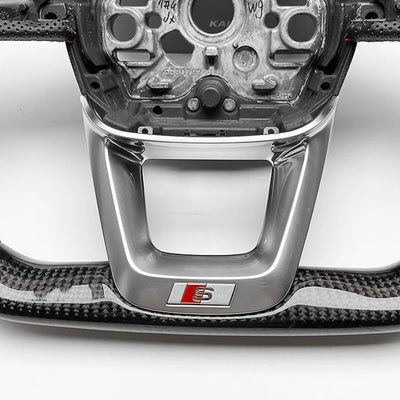 Insert Volant Audi B9.5 Bas Noir Chrome RS - packshot studio - Becquet Voiture
