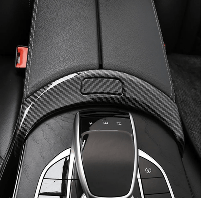 Inserts carbone Mercedes Classe C W205 - détail du montage - Becquet Voiture
