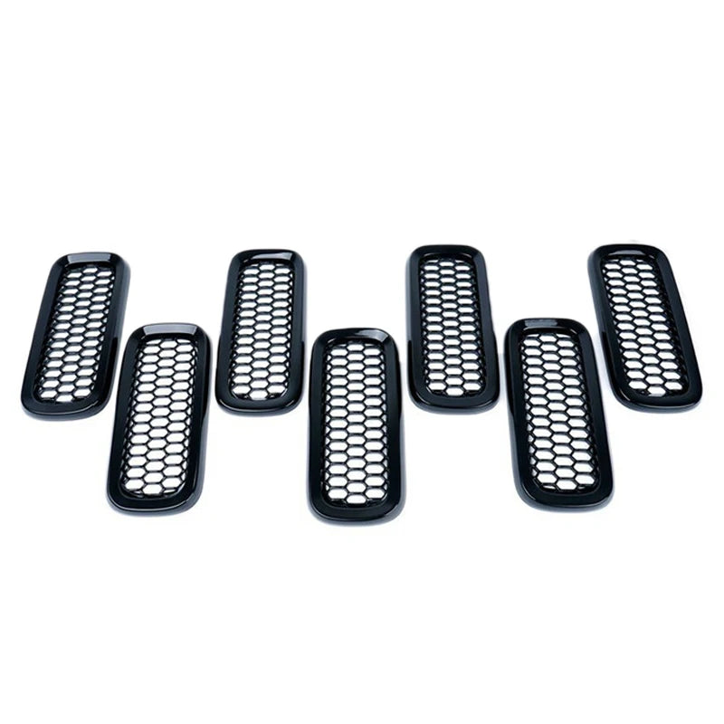 Inserts de Calandre Jeep Renegade 2015-2017 (7 Pièces) - vue rapprochée - Becquet Voiture