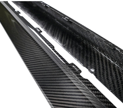 Jupes Latérales 3D Fibre Carbone BMW M3 G80 G82 - vue de trois-quarts - Becquet Voiture
