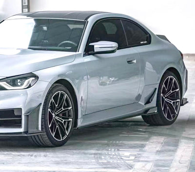 Jupes Latérales Fibre Carbone BMW G87 M2 - installé sur véhicule - Becquet Voiture