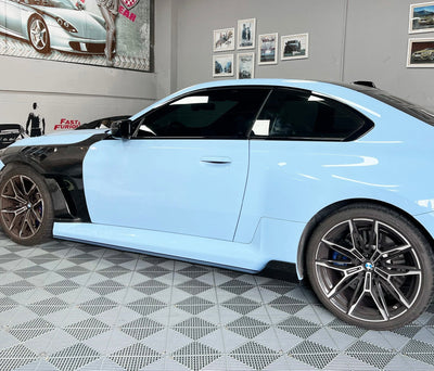 Jupes Latérales Style A Fibre Carbone BMW G87 M2 - installé sur véhicule - Becquet Voiture