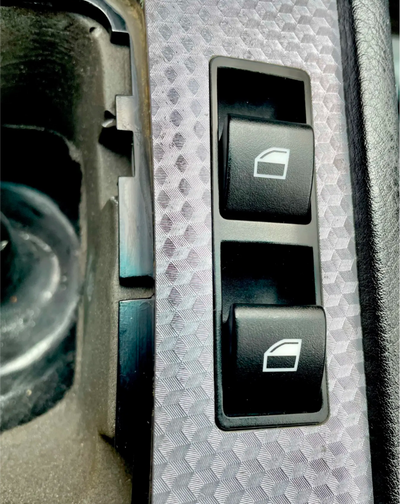 Kit Boutons Interrupteurs Lève-Vitres BMW Série 3 E46 1997-2006 - vue de trois-quarts - Becquet Voiture