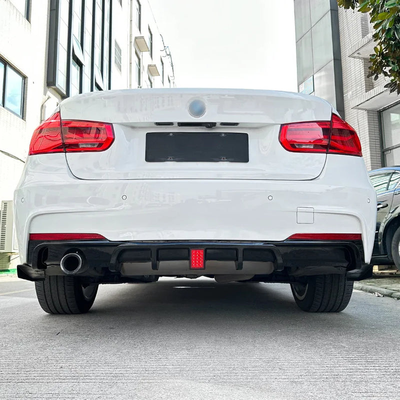 Kit Carrosserie Noir Brillant BMW Série 3 F30 2013-2019 - vue arrière - Becquet Voiture
