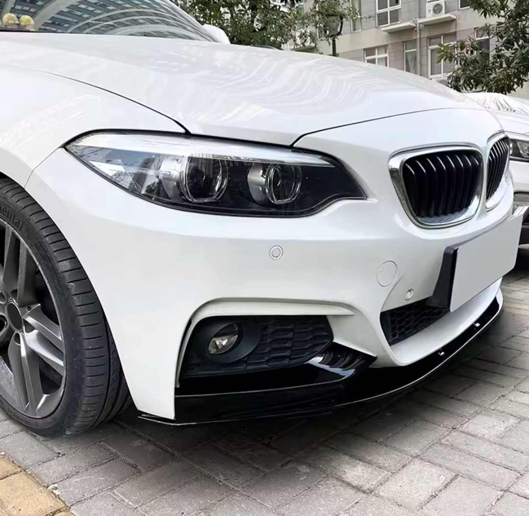 Lame avant BMW Série 2 F22 M2 F87 type M Performance - détail du montage 2 - Becquet Voiture