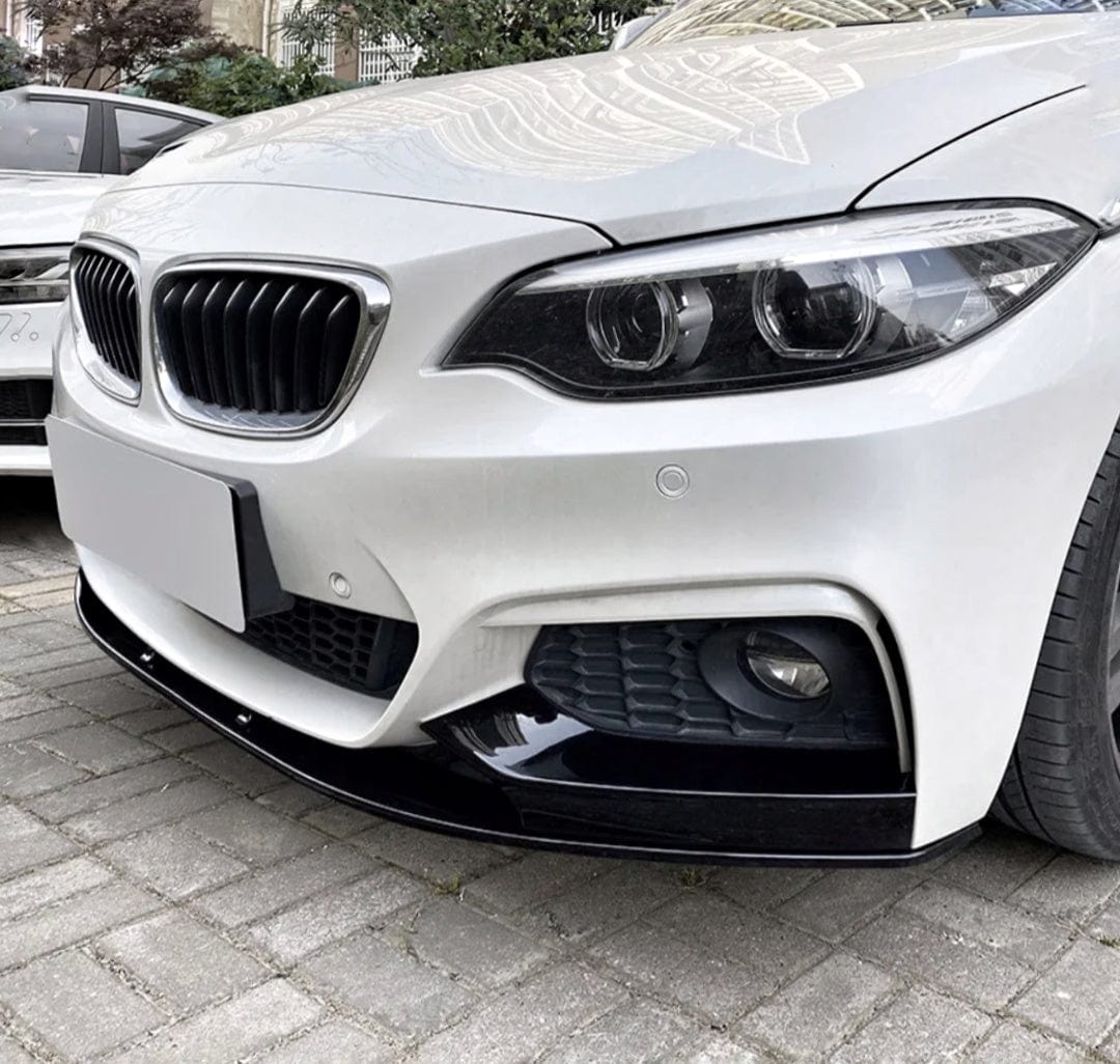 Lame avant BMW Série 2 F22 M2 F87 type M Performance - détail du montage - Becquet Voiture