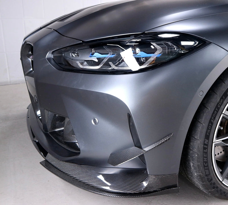 Lame Avant Fibre Carbone Style 3D BMW G80 G82 - vue de trois-quarts - Becquet Voiture
