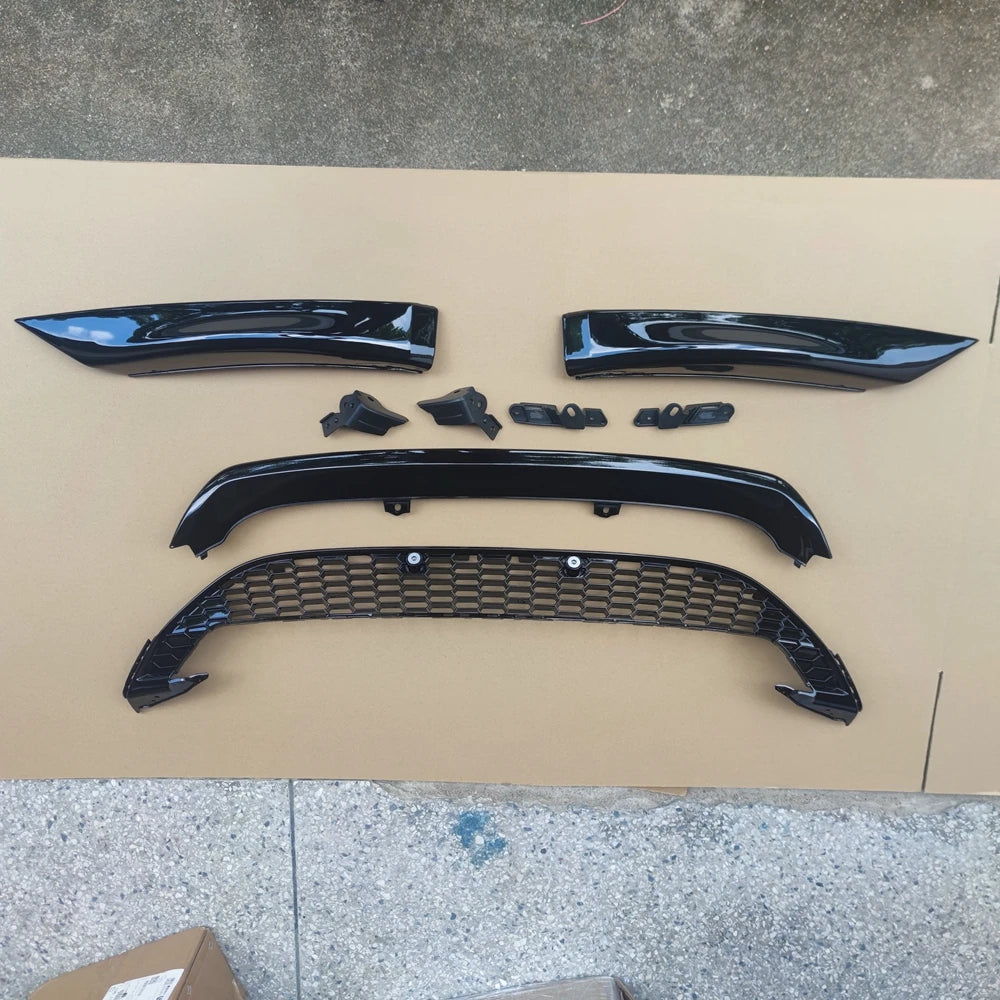Lame Avant Ford Focus Body Kit 2015-2018 Sport - détail du montage 2 - Becquet Voiture