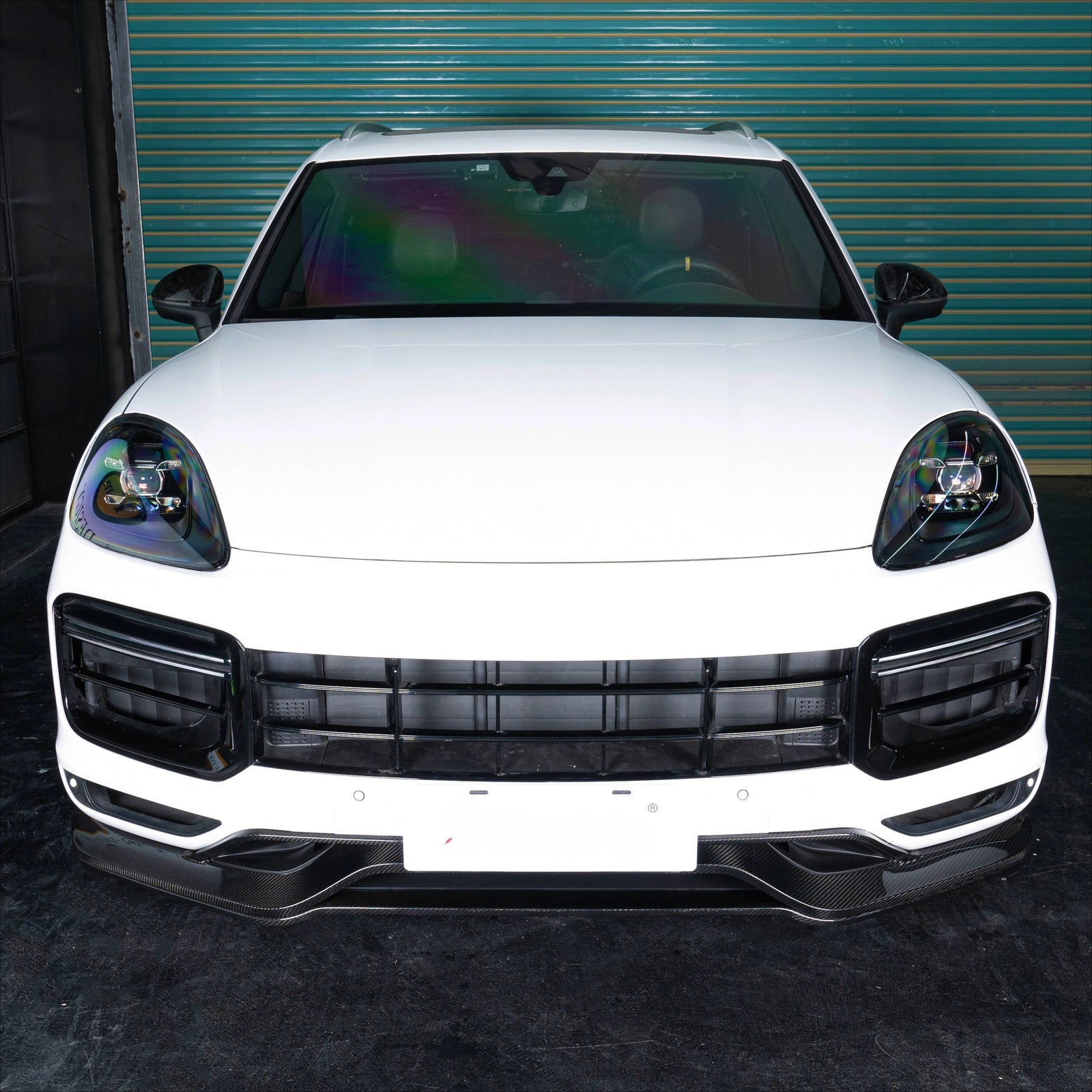 Lame Avant Porsche Cayenne Fibre de Carbone - vue de face - Becquet Voiture
