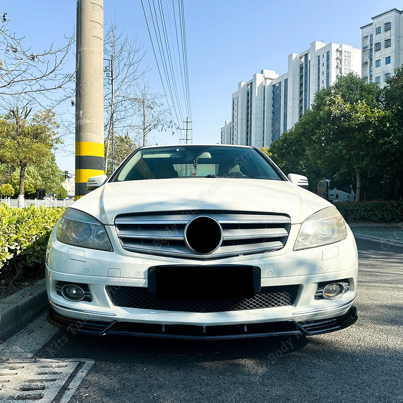 Lèvre Pare-Chocs Avant Mercedes Classe C W204 2007-2011 - vue de trois-quarts - Becquet Voiture