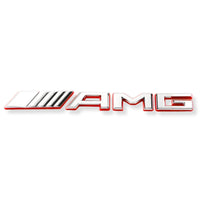 Logo AMG Coffre Arrière Mercedes Noir Chrome Rouge - vue de trois-quarts - Becquet Voiture