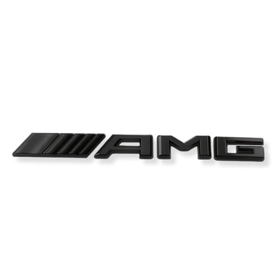 Logo AMG Coffre Arrière Mercedes Noir Chrome Rouge - vue rapprochée - Becquet Voiture