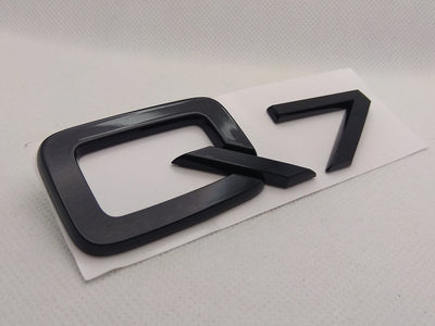 Logo Arrière Audi Q3 Q5 Q7 Noir - vue arrière - Becquet Voiture