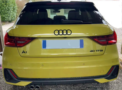 Logo Audi A1 Noir Emblème Arrière 9cm - vue de profil - Becquet Voiture