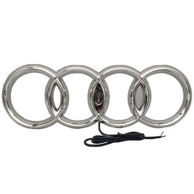 Logo Audi Avant Lumineux Led Noir Chrome Blanc Rouge - vue rapprochée - Becquet Voiture
