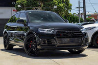 Logo Audi Noir Brillant Toutes Dimensions - vue de profil - Becquet Voiture