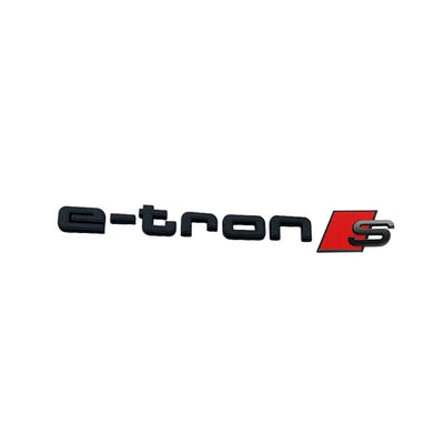 Logo Badge Audi E-tron S Line 11cm - vue de trois-quarts - Becquet Voiture