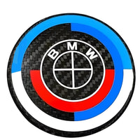 Logo BMW Carbone 50th Édition Spéciale - détail du montage - Becquet Voiture