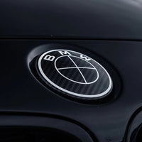 Logo BMW Carbone 50th Édition Spéciale - vue de profil - Becquet Voiture