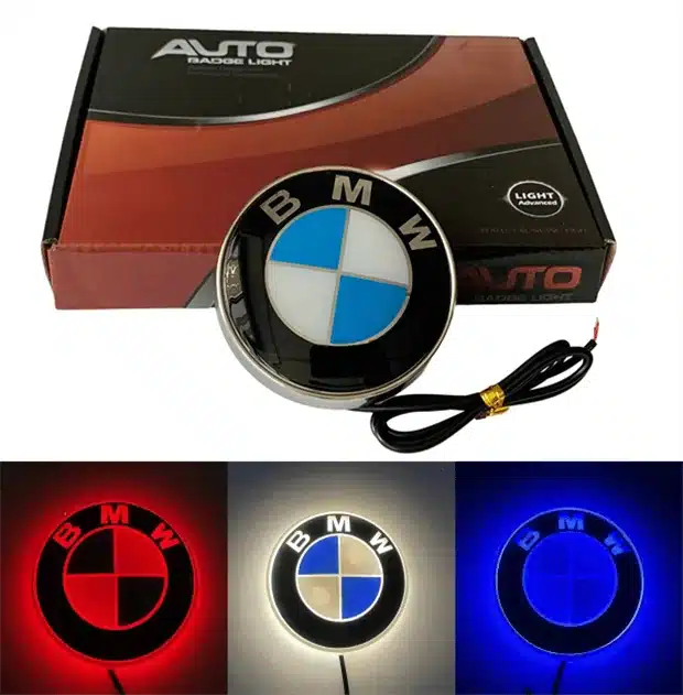 Logo BMW lumineux LED arrière 8,2 cm - Emblème voiture élégant - vue de face - Becquet Voiture