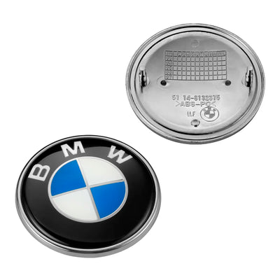 Logo BMW Noir Bleu Carbone 50e Anniversaire - détail du montage - Becquet Voiture