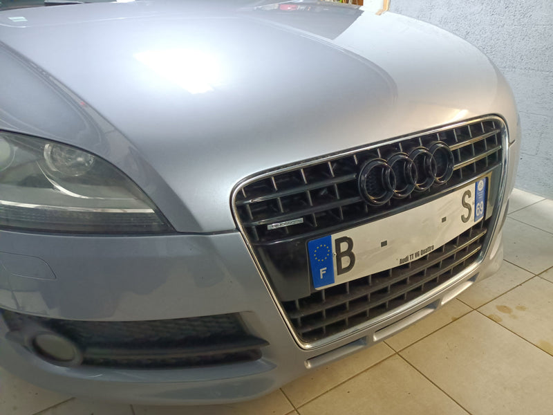 Logo Calandre Audi TT 249mm 263mm Noir Brillant - vue arrière - Becquet Voiture