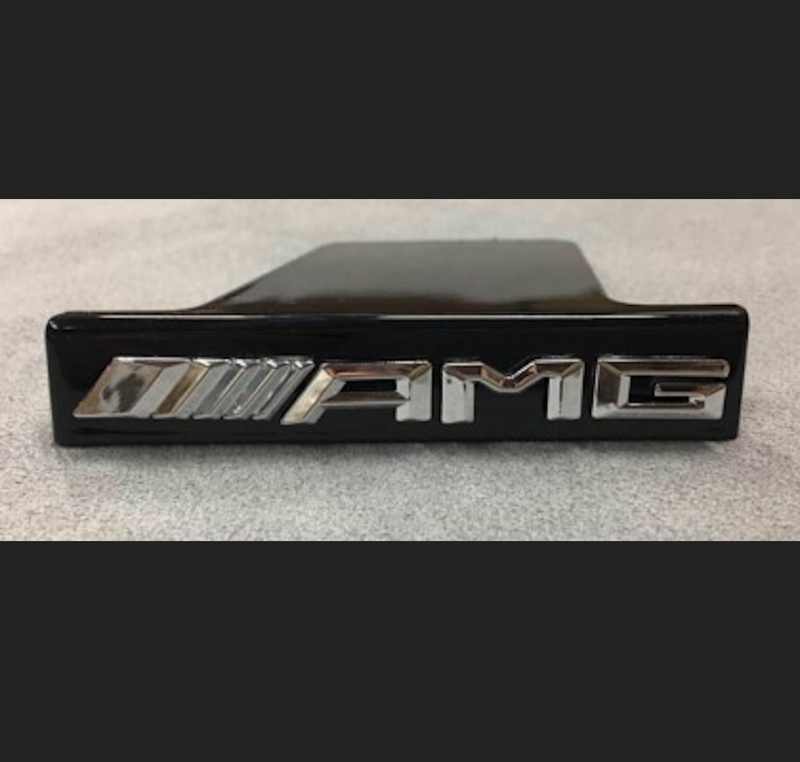 Logo Calandre Mercedes AMG Panamericana Chrome - vue arrière - Becquet Voiture