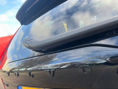 Logo de Coffre Volvo Noir Mat ou Brillant - vue de trois-quarts - Becquet Voiture