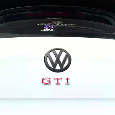 Logo GTI VW Golf 8 MK8 Emblème Badge - vue arrière - Becquet Voiture
