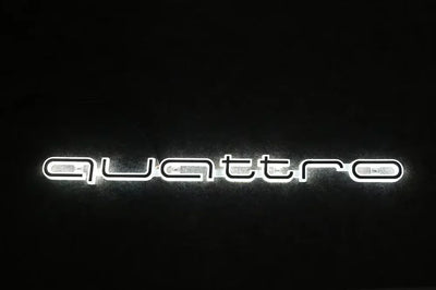 Logo LED Calandre Audi Quattro A3 A4 A6 Q5 Q7 - détail du montage - Becquet Voiture