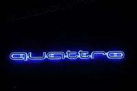 Logo LED Calandre Audi Quattro A3 A4 A6 Q5 Q7 - vue de dessus - Becquet Voiture