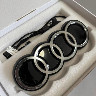 Logo Lumineux Audi S6 LED Emblème Avant Noir Argent - vue de face - Becquet Voiture
