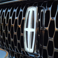 Logo Lumineux LED Lincoln Calandre Aviator Chromé - vue de face - Becquet Voiture