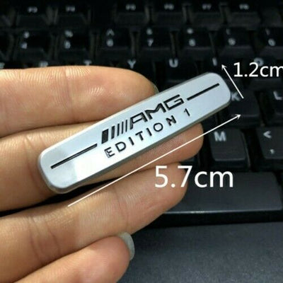 Logo Mercedes AMG Édition 1 Adhésif 3M 5,7cm - vue de profil - Becquet Voiture