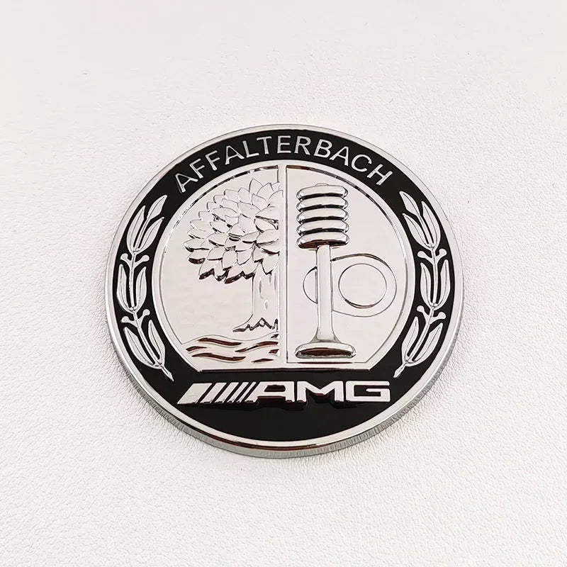 Logo Mercedes AMG Sticker Capot Noir Chrome - vue de profil 2 - Becquet Voiture