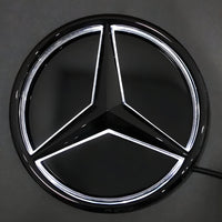 Logo Mercedes Calandre 3D Noir Chrome LED - packshot studio - Becquet Voiture