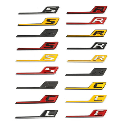 Logo Mercedes Lettres C S R AMG Badge - vue de trois-quarts - Becquet Voiture
