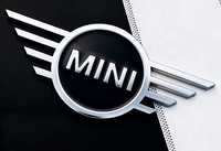 Logo Mini Cooper Emblème Capot Arrière Noir Mat Brillant Chrome - vue arrière - Becquet Voiture