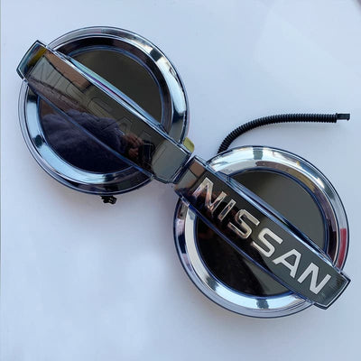 Logo Nissan Lumineux Calandre LED 130 150 176mm - détail du montage - Becquet Voiture