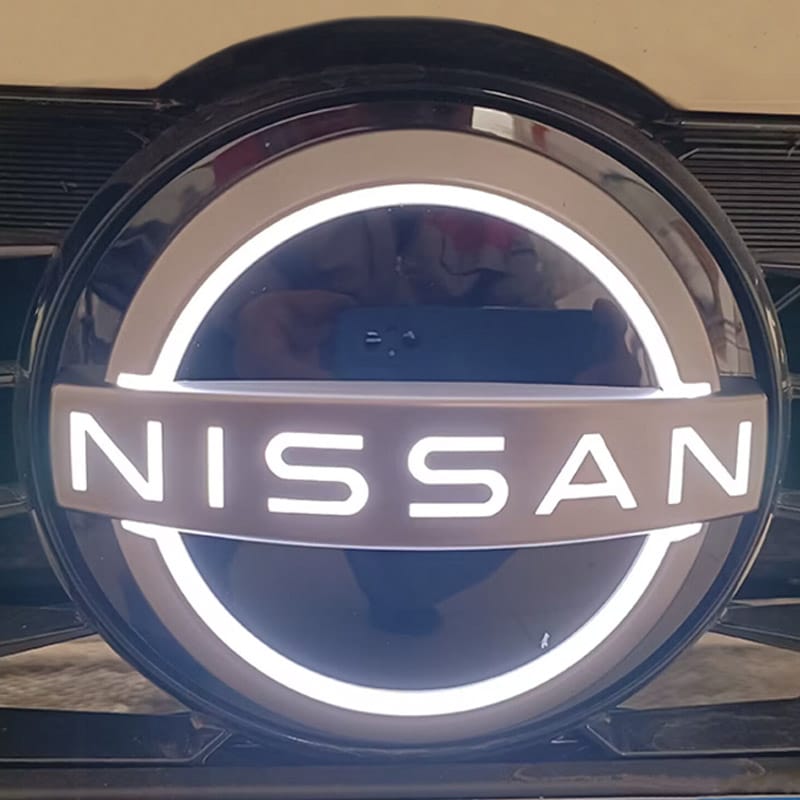 Logo Nissan Lumineux Calandre LED 130 150 176mm - vue de face - Becquet Voiture