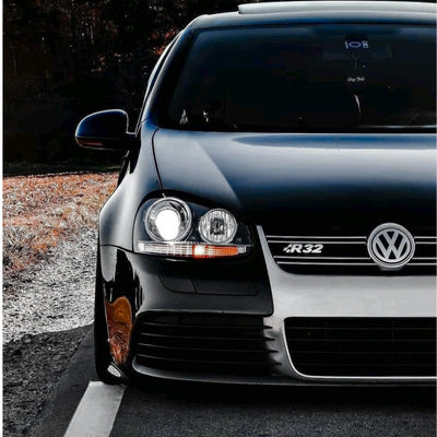 Logo R32 VW Golf Mk4 Mk5 Avant Arrière - vue arrière - Becquet Voiture